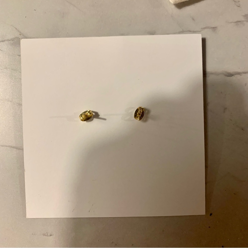 Collections by Joya for Golden Gems Metallic Gold Broken Heart Stud Earrings - Picture 4 of 6